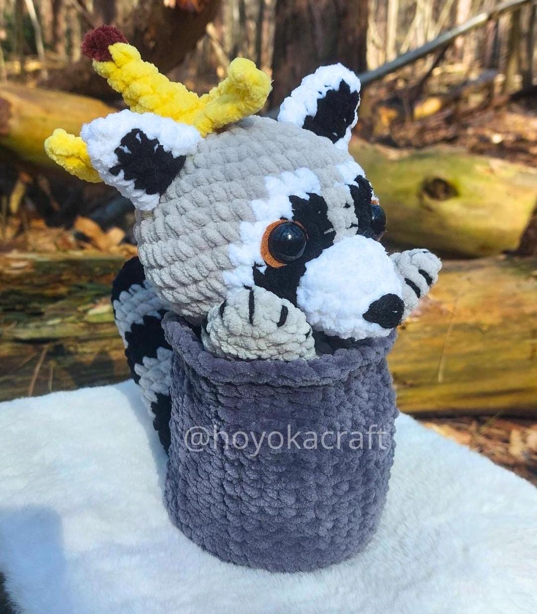 Curious Raccoon crochet pattern
