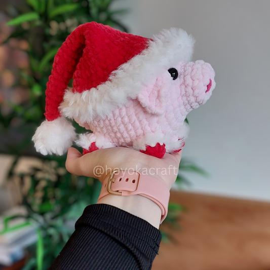 Christmas Piggie crochet plushie