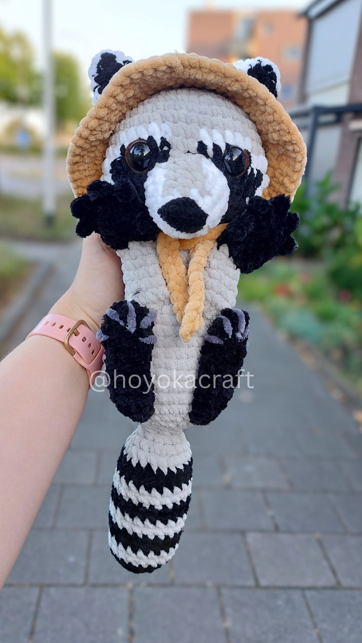 Raccoon With Hats crochet pattern