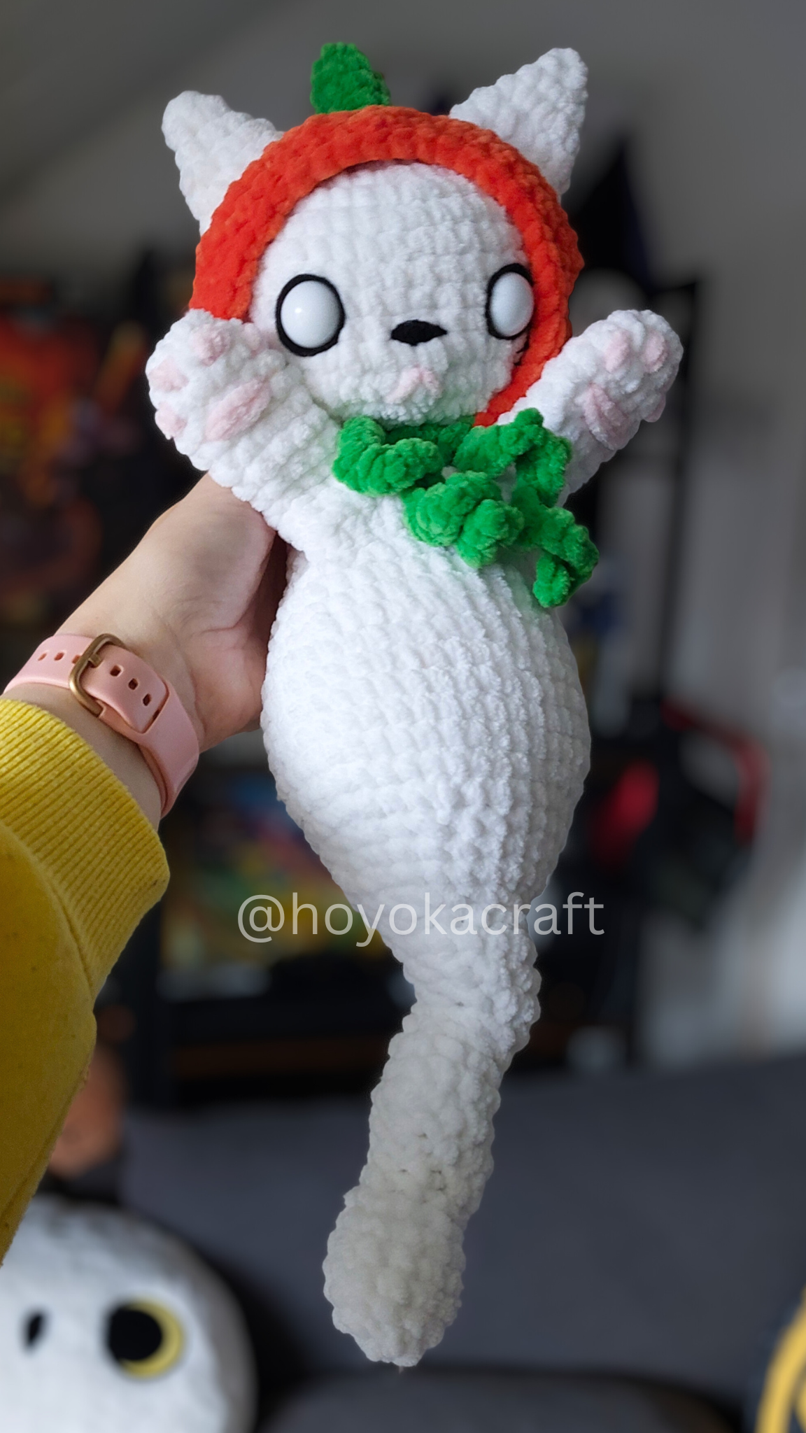 Ghost Kitty with a Pumpkin hat crochet pattern