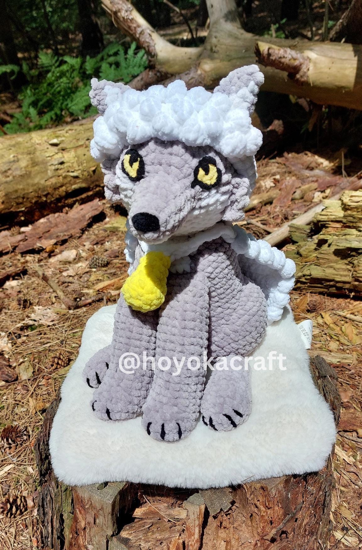 Wolf With 2 Capes crochet pattern - low sew
