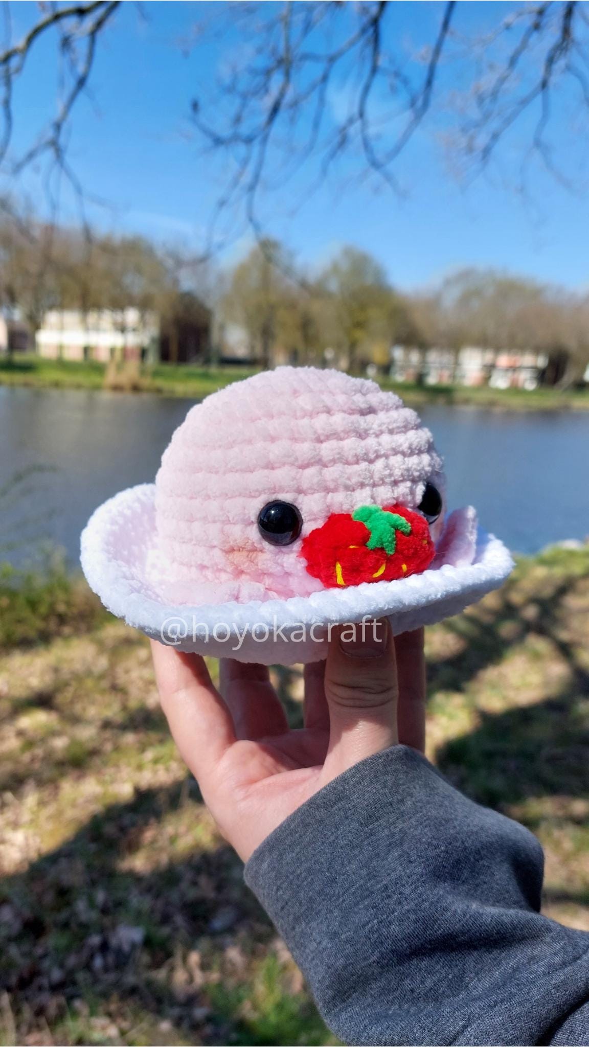 Strawberry Mochi Seal crochet pattern