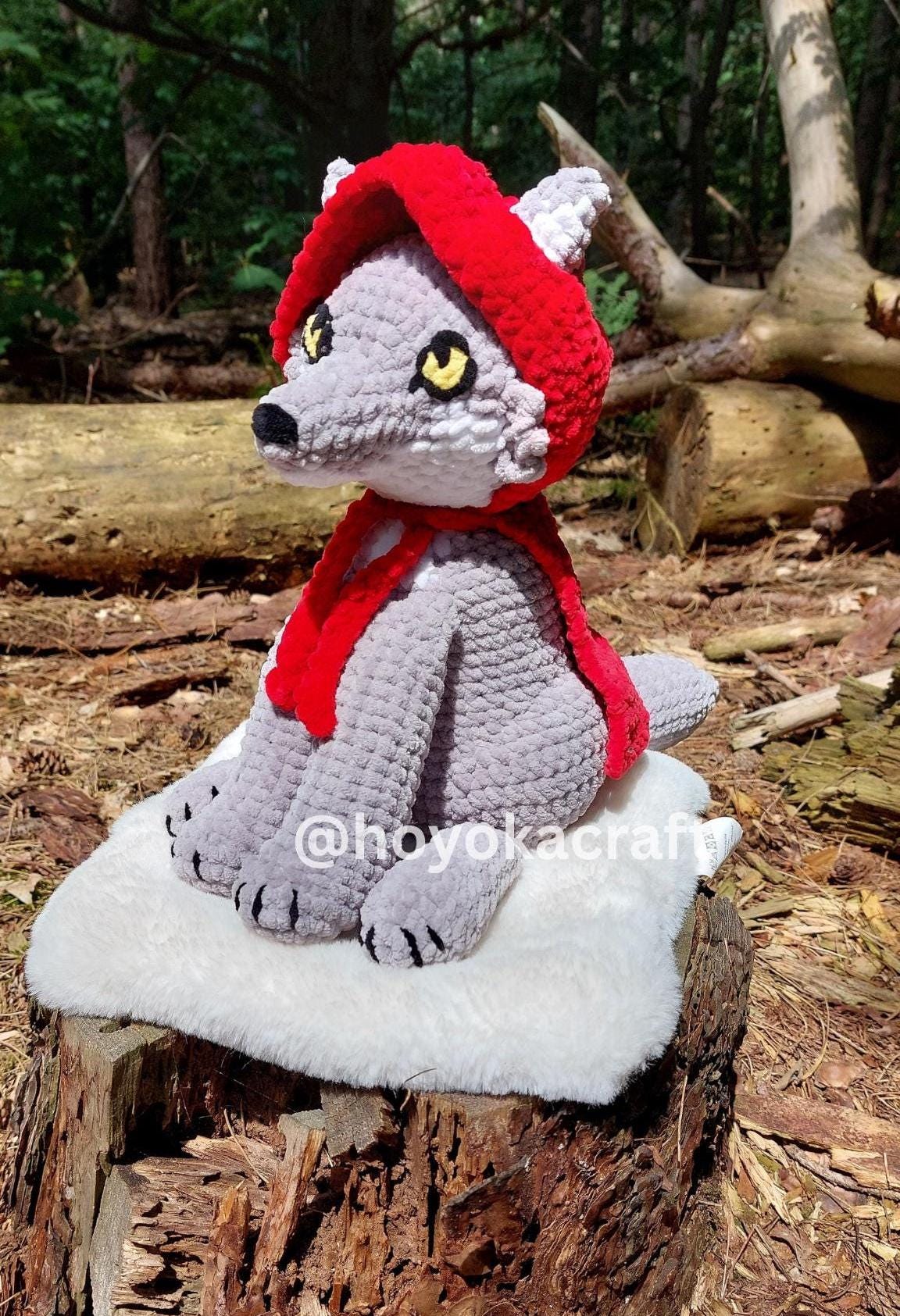 Wolf With 2 Capes crochet pattern - low sew