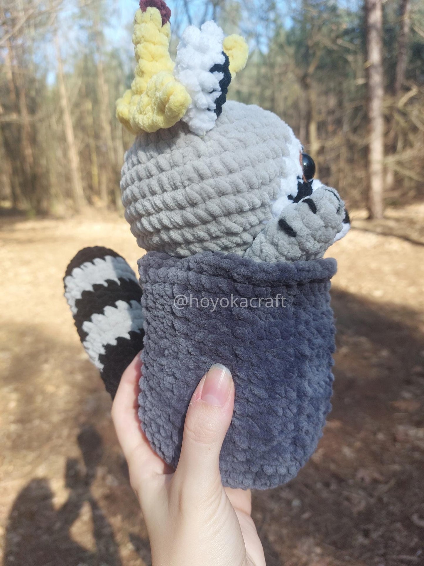 Curious Raccoon crochet pattern