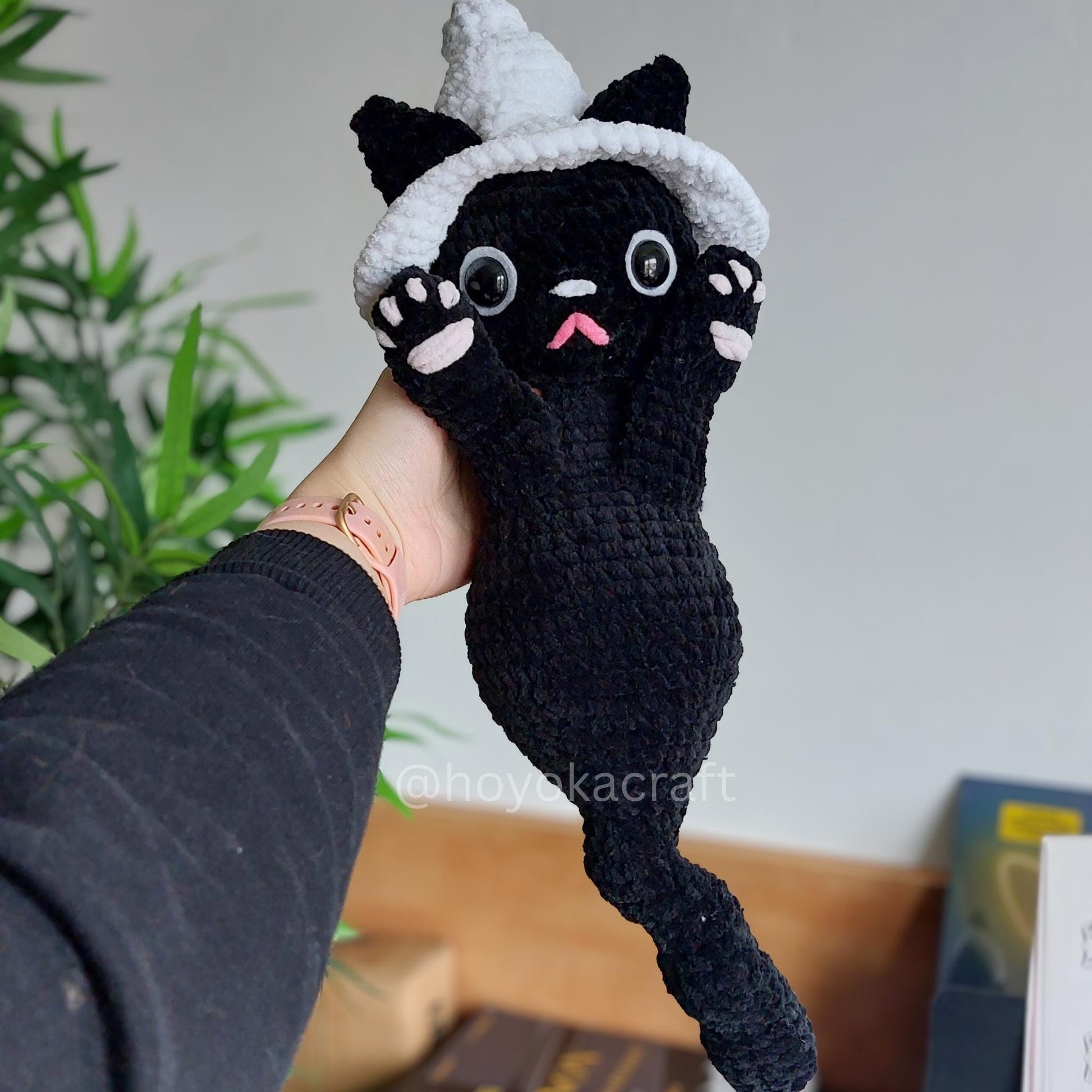 Ghost Kitty Crochet Amigurumi Plush in Removable Witch Hat - 2 colors