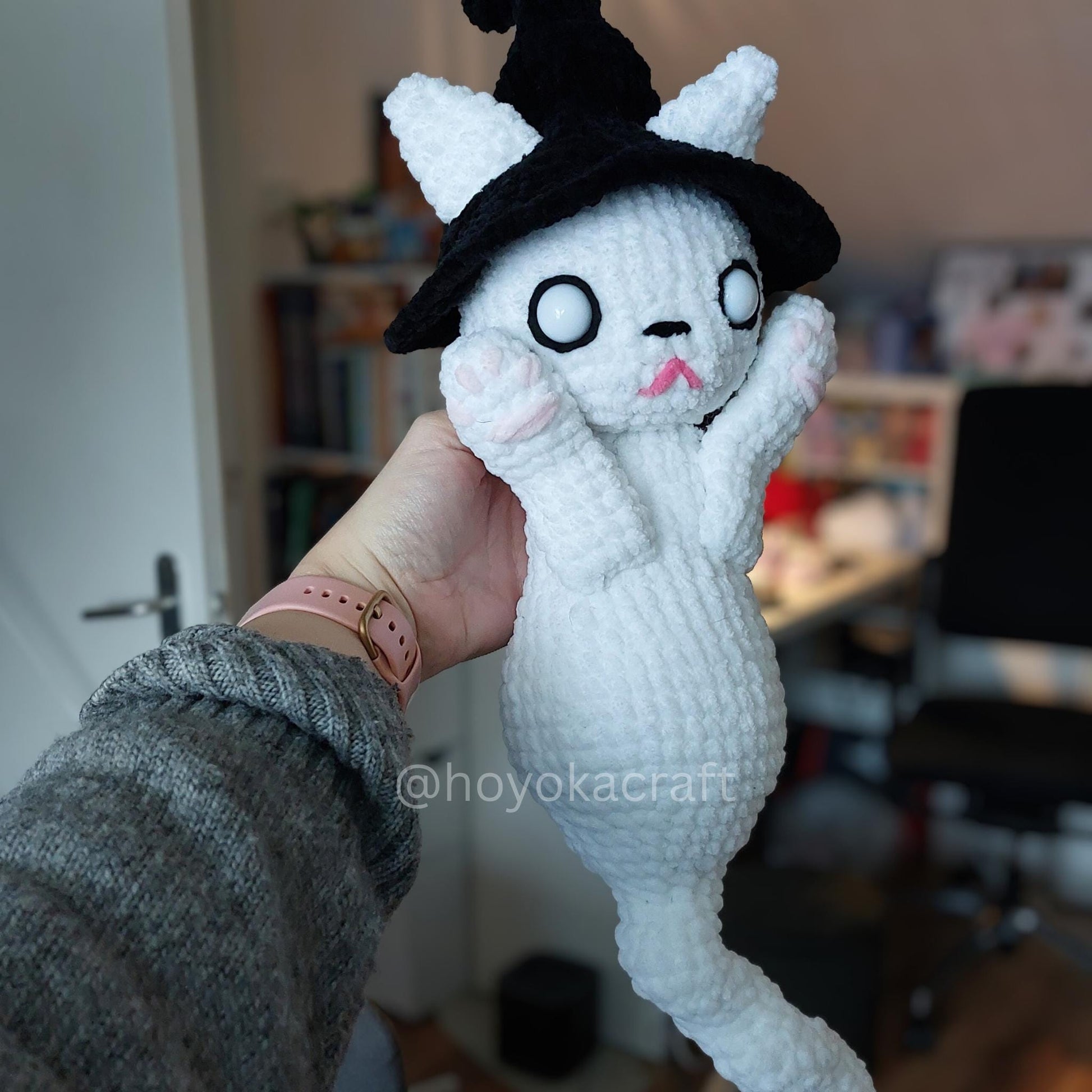Ghost Kitty Crochet Amigurumi Plush in Removable Witch Hat - 2 colors
